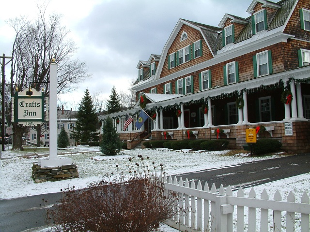 Crafts Inn (day Shot) In Wilmington, VT